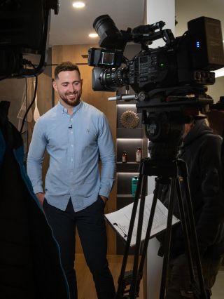 🎬 Nahlédněte s námi do zákulisí! Před pár týdny jste nás mohli vidět v pořadu Polopatě na ČT1. Podívejte se, jak to celé...