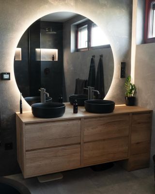 Je těžké uvěřit, že se jedná o stejnou místnost, že? 🤔 Představujeme vám naši realizaci a proces její proměny. Na první...